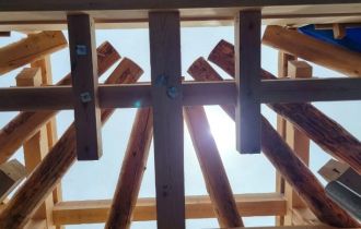 宮大工が語る社寺建築の秘密｜軒の上にもいる「縁の下の力持ち」桔木（はねぎ）とは？ アイキャッチ画像